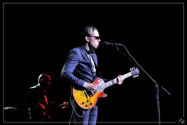 60579  Joe Bonamassa 10-06-2014 (Zz) (p).jpg